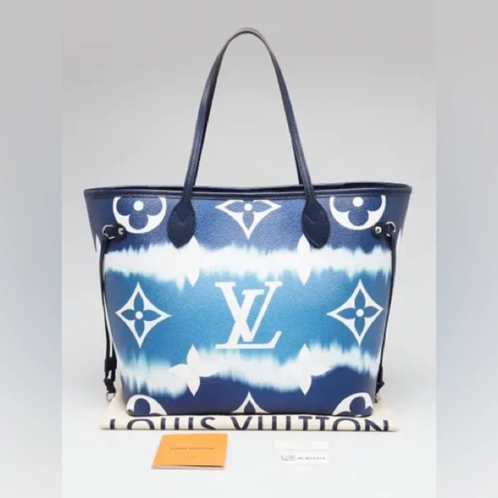 LIKE NEW!  Louis Vuitton Totes - Picture 3 of 7